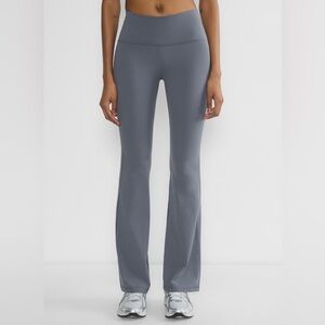 BUTTER Cheeky Hi-Rise Flare 32" Legging